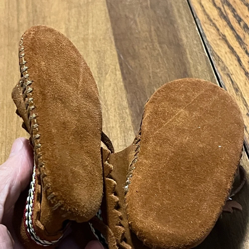 Minnetonka brown leather ankle moccasins